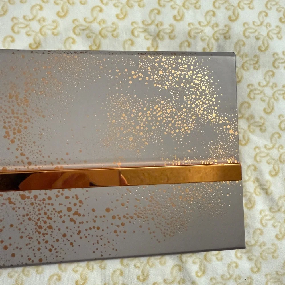 Laura Mercier set Eyeshadow , blush ,bronzerMaster Class Palette like new